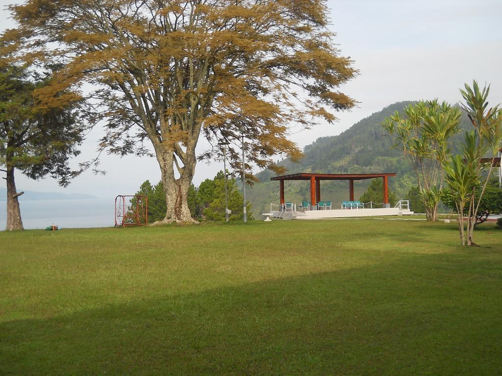 Patra Comfort Parapat Exterior foto